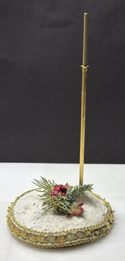 Mark Roberts Snow Base Gold Pole Christmas Ornament Display Stand Notch As Is